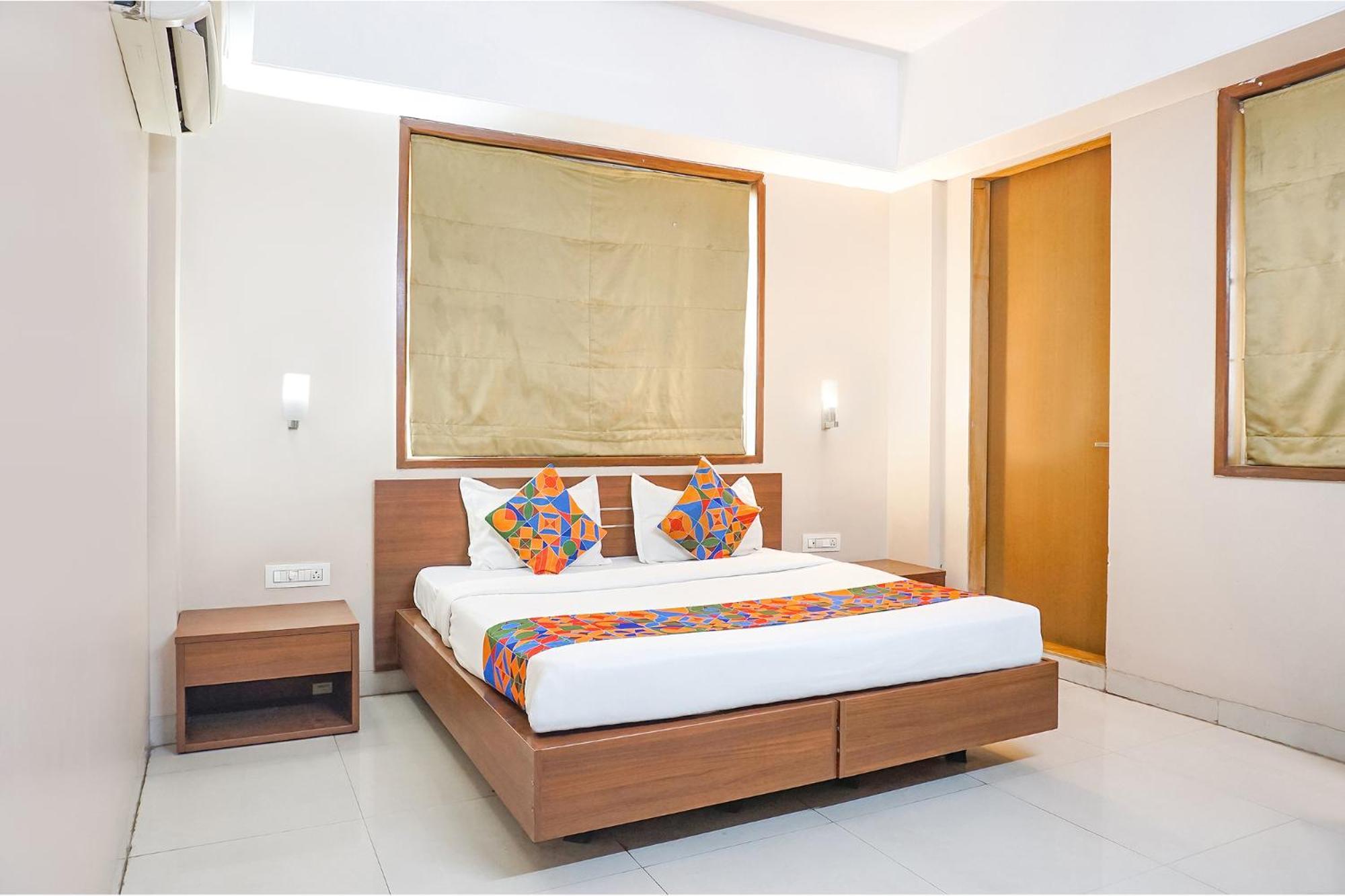 Fabhotel Classic Executive Phursungi Exterior foto