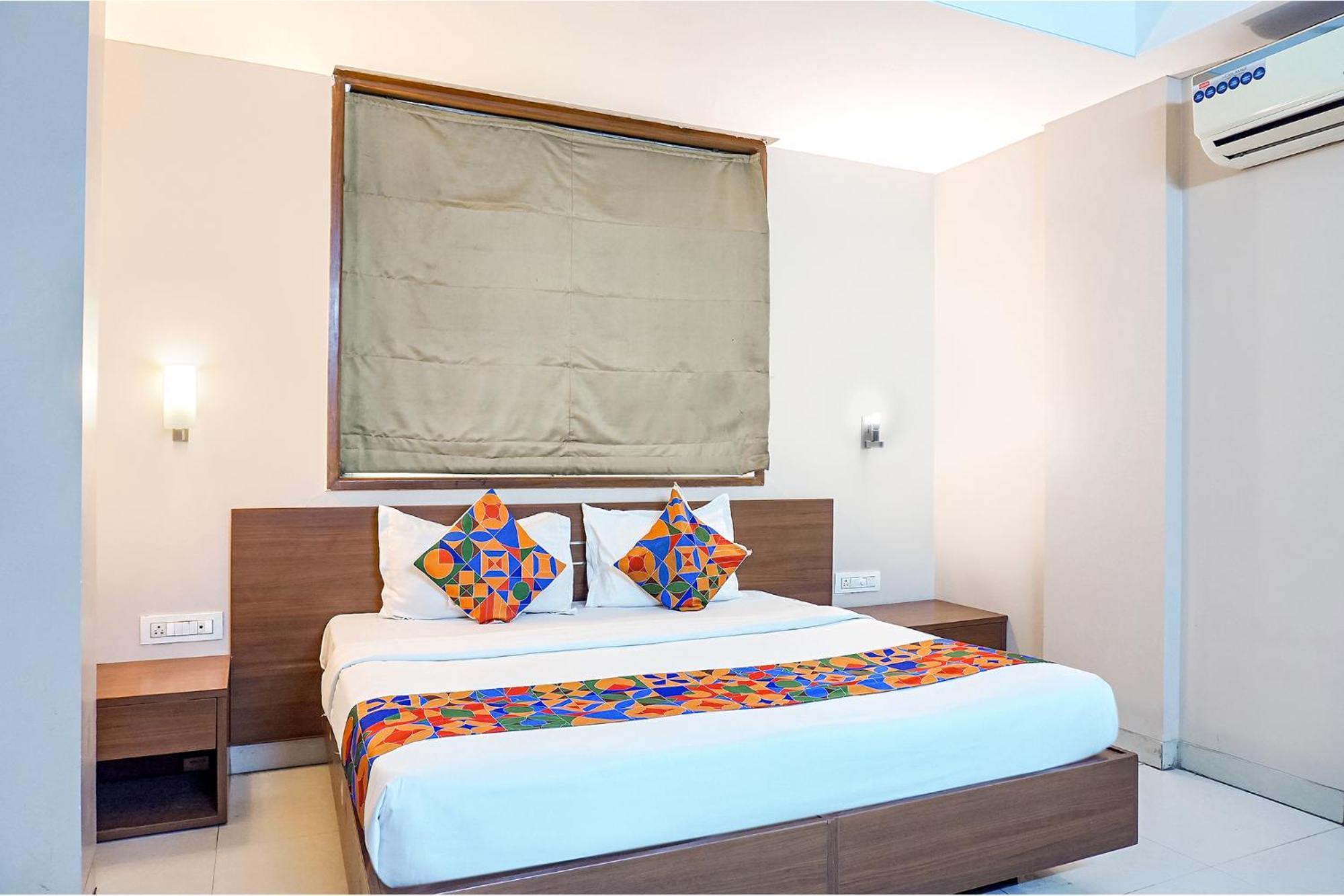 Fabhotel Classic Executive Phursungi Exterior foto
